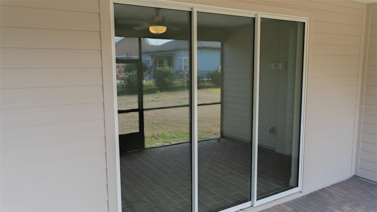 Listing photo id 18 for 4140 13th Terrace