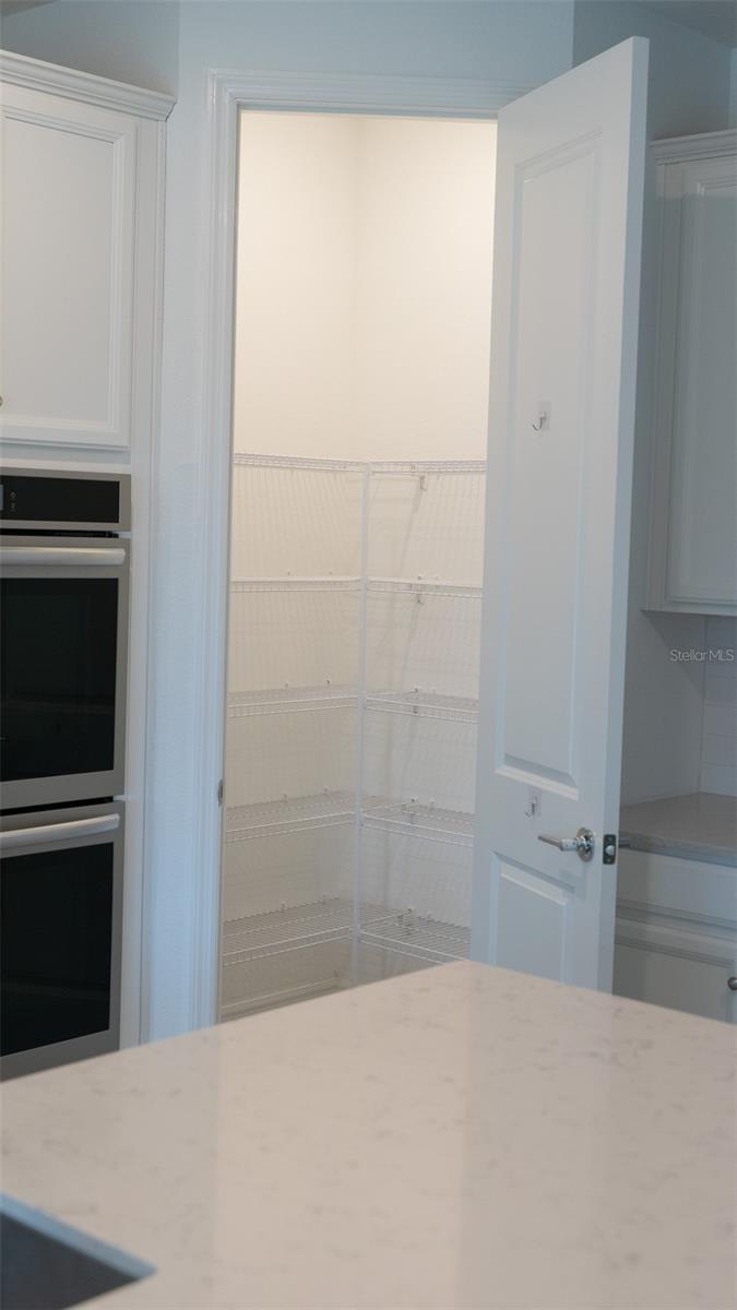 Listing photo id 20 for 4140 13th Terrace