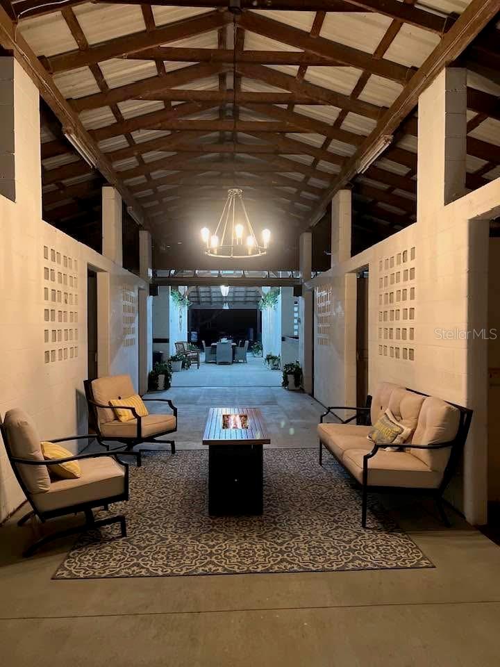 Image 5 of 44 For 21051 42nd Street