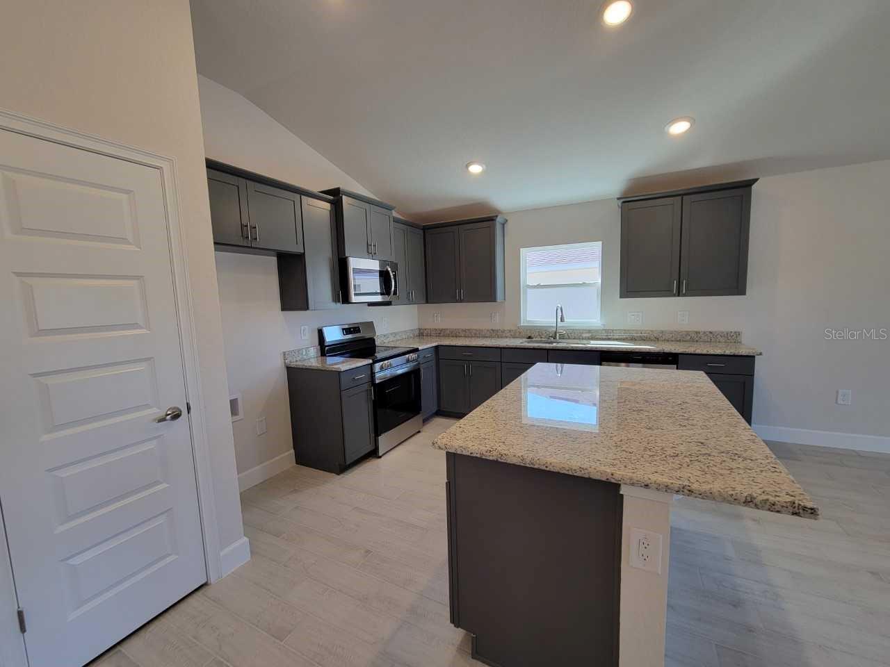 Image 4 of 34 For 4537 91st Lane Road