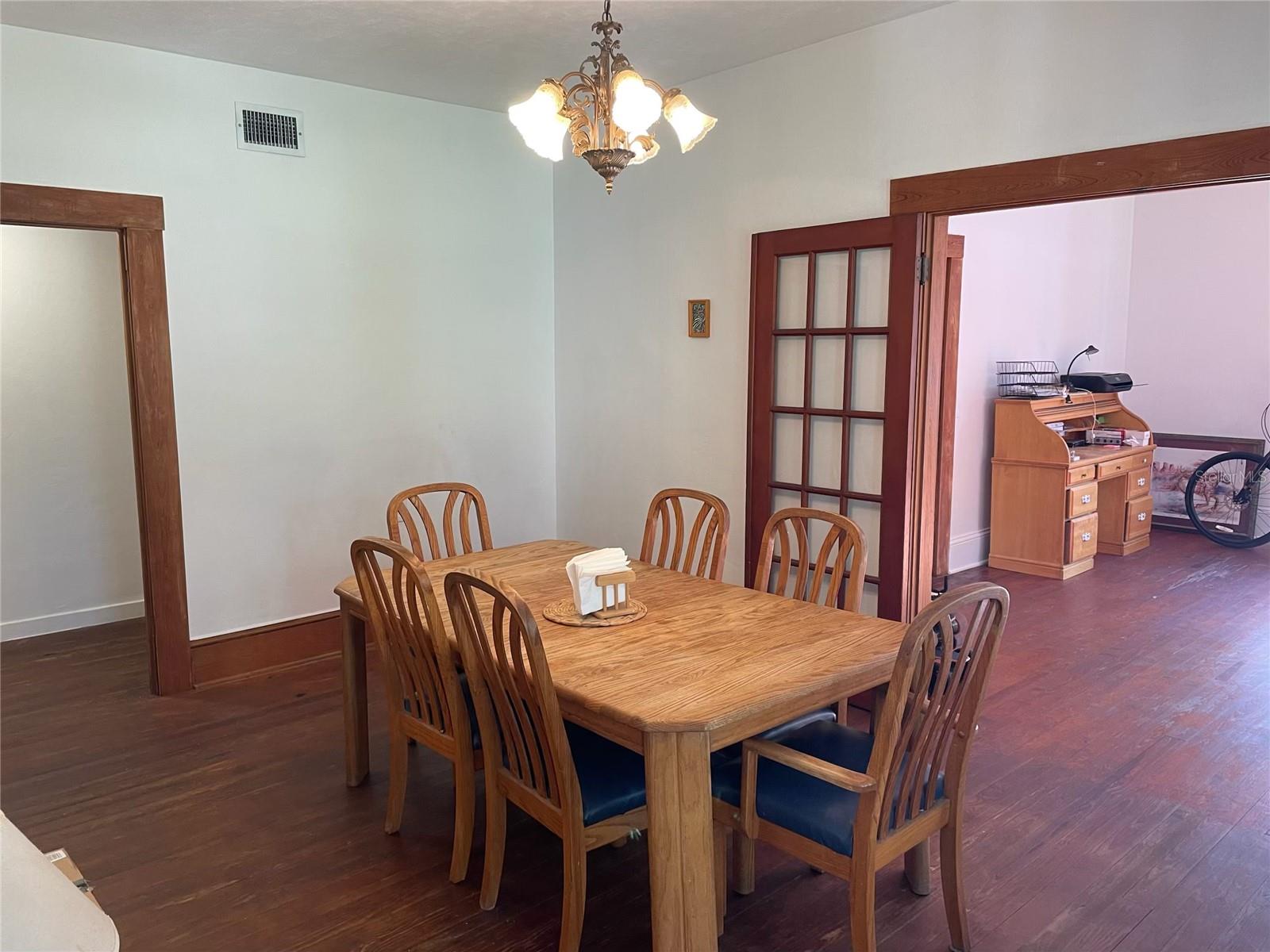 Image 12 of 36 For 18708 242nd Street