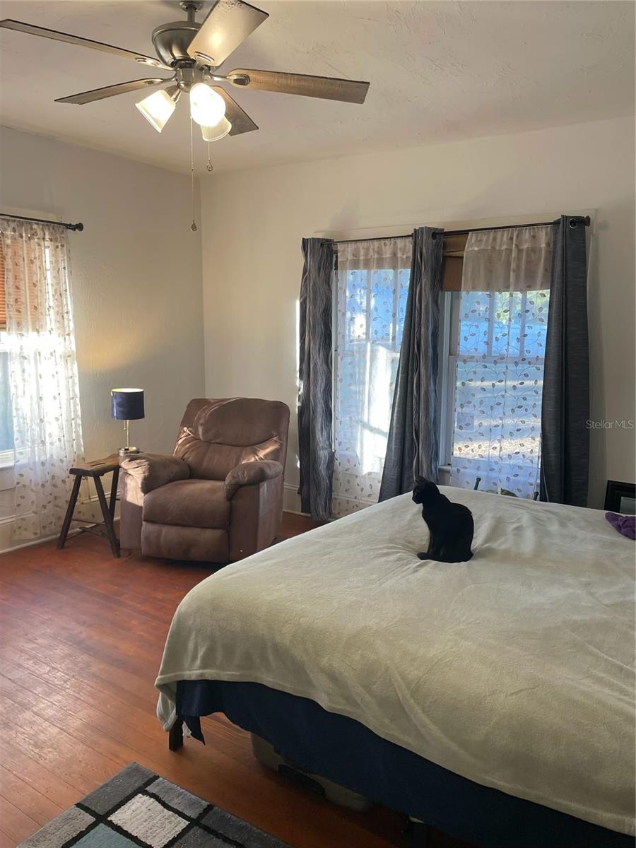 Image 18 of 36 For 18708 242nd Street