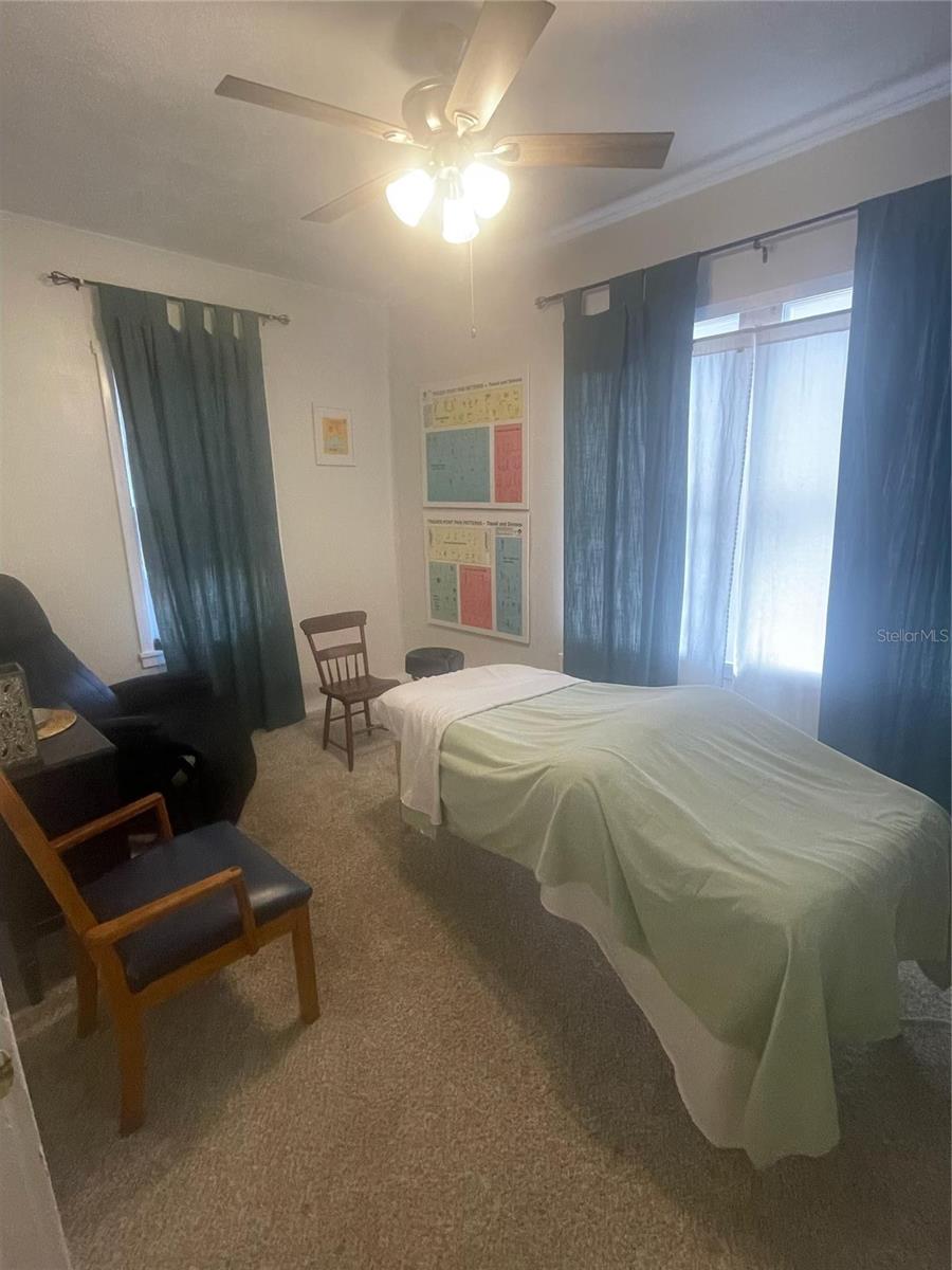 Image 19 of 36 For 18708 242nd Street