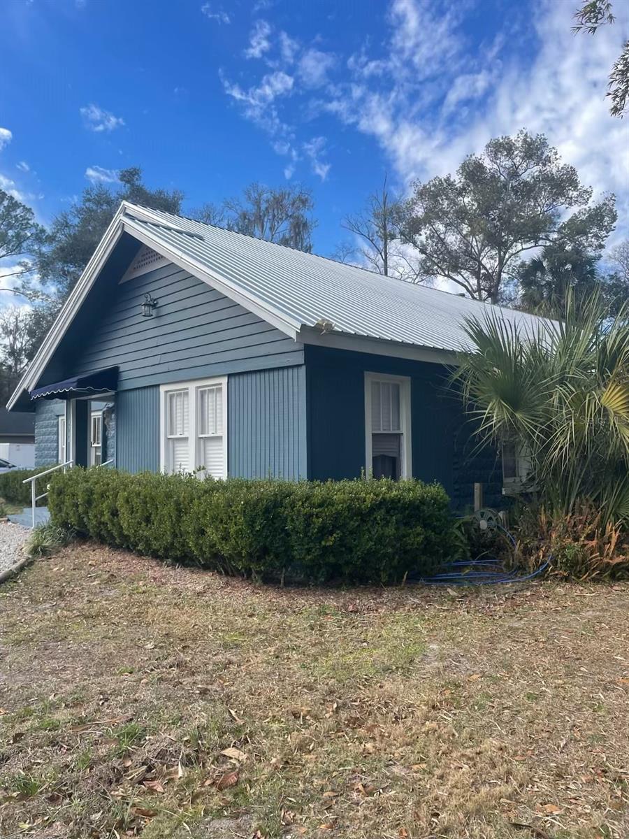 Image 23 of 36 For 18708 242nd Street