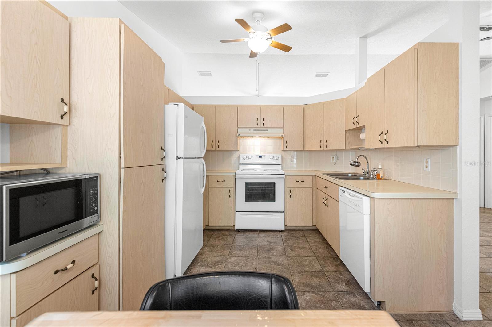 Image 13 of 39 For 6115 104th Street