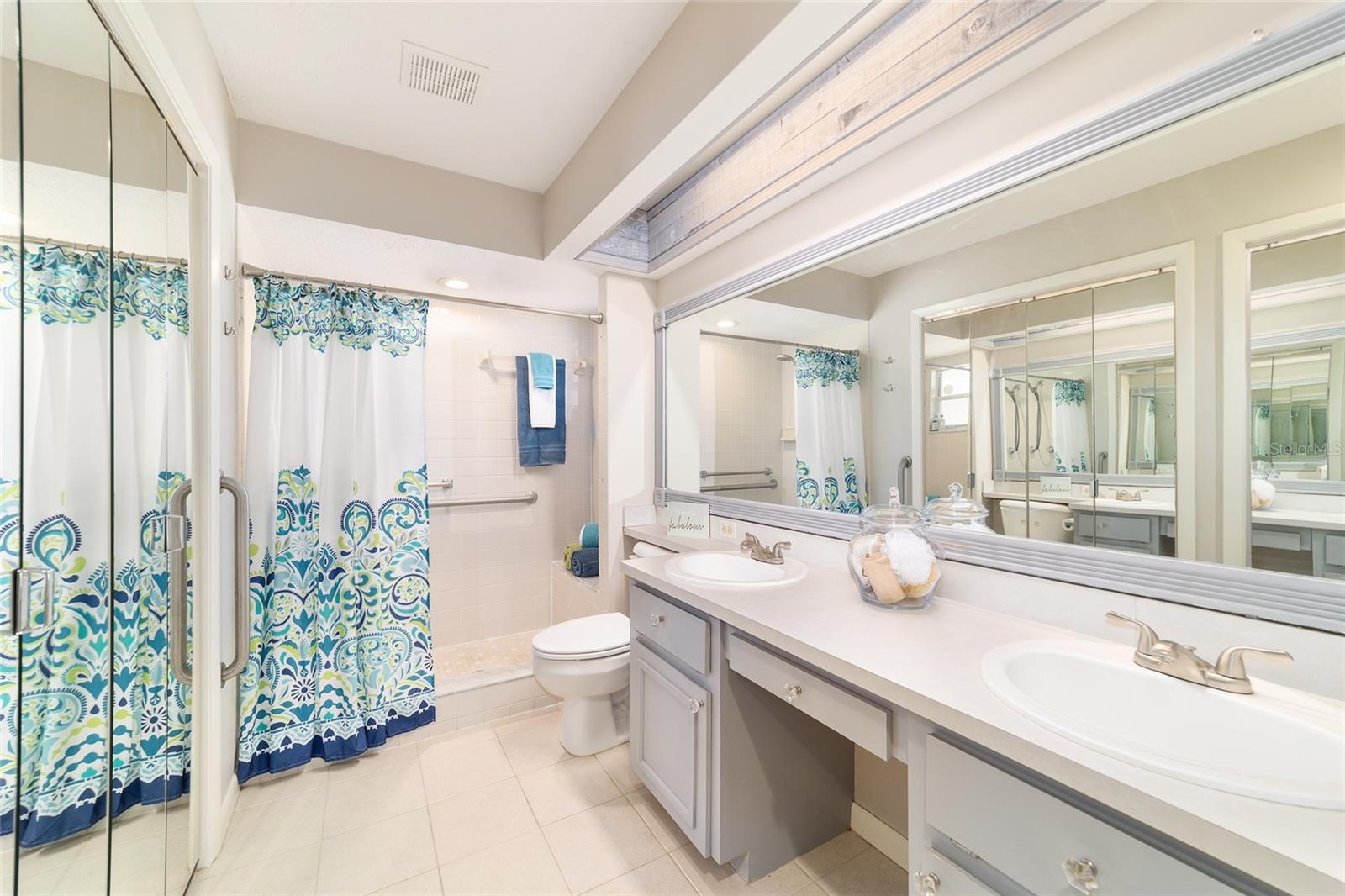 Image 35 of 60 For 4385 Bacall Loop