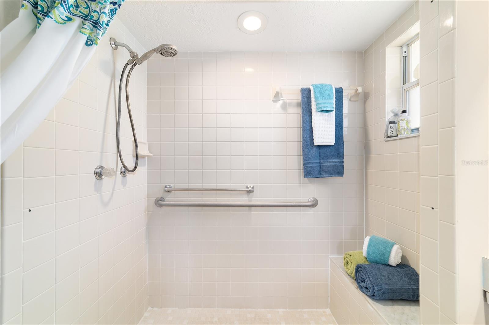 Image 36 of 60 For 4385 Bacall Loop