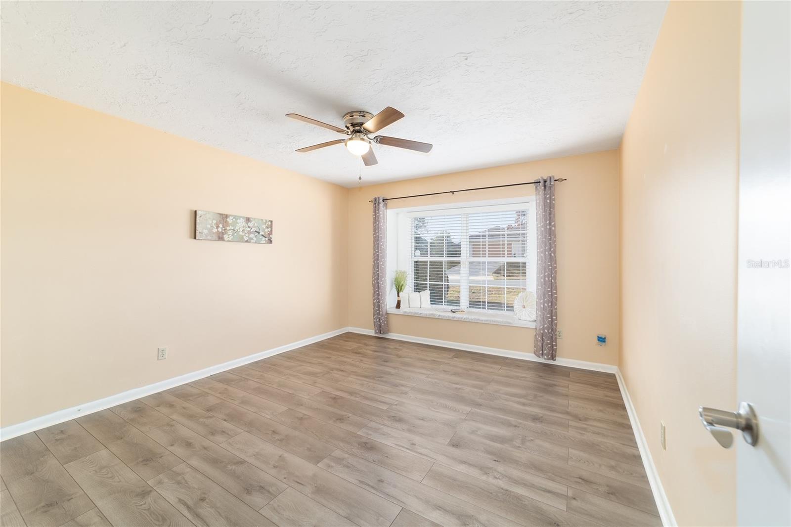 Image 39 of 60 For 4385 Bacall Loop