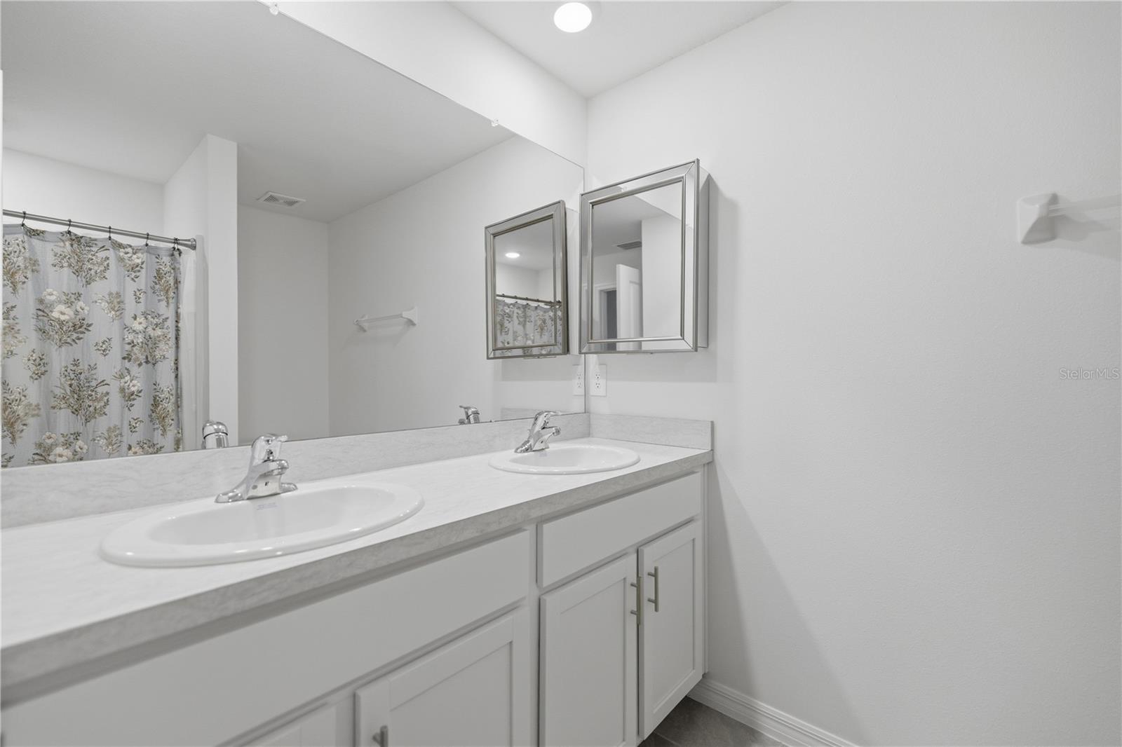 Image 15 of 42 For 8618 46th Avenue