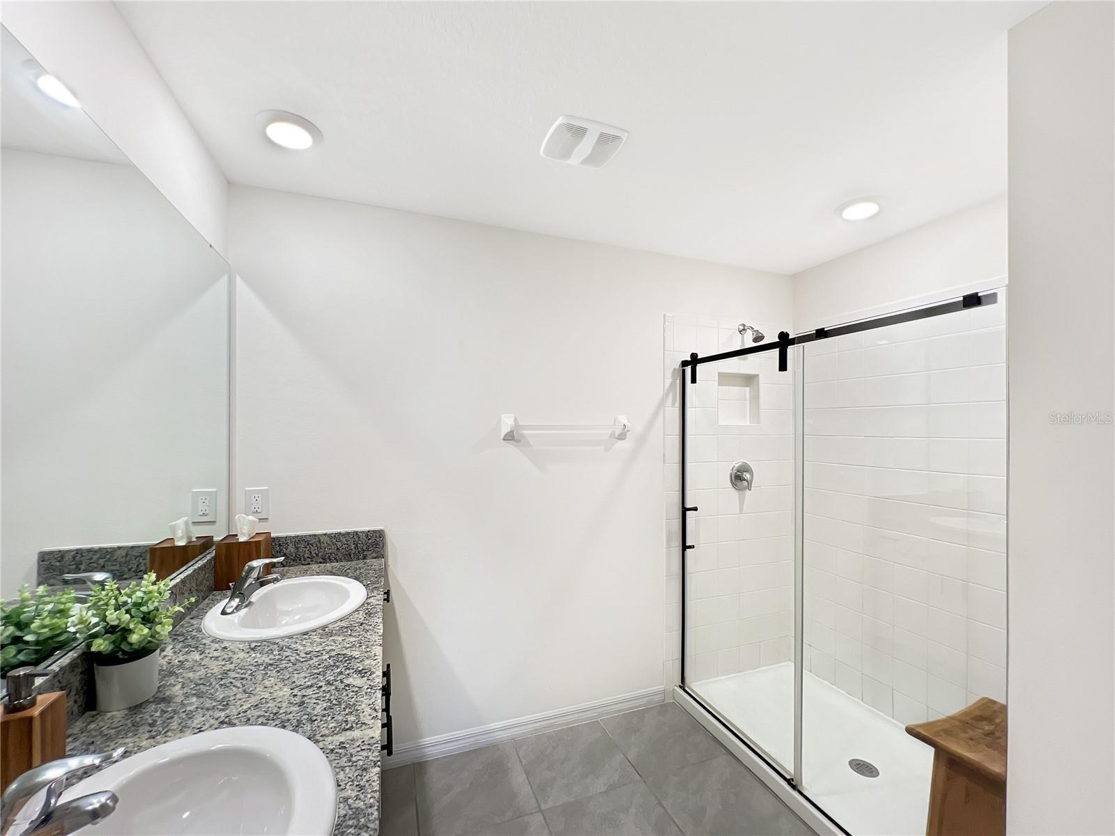 Image 16 of 28 For 5563 43rd Court