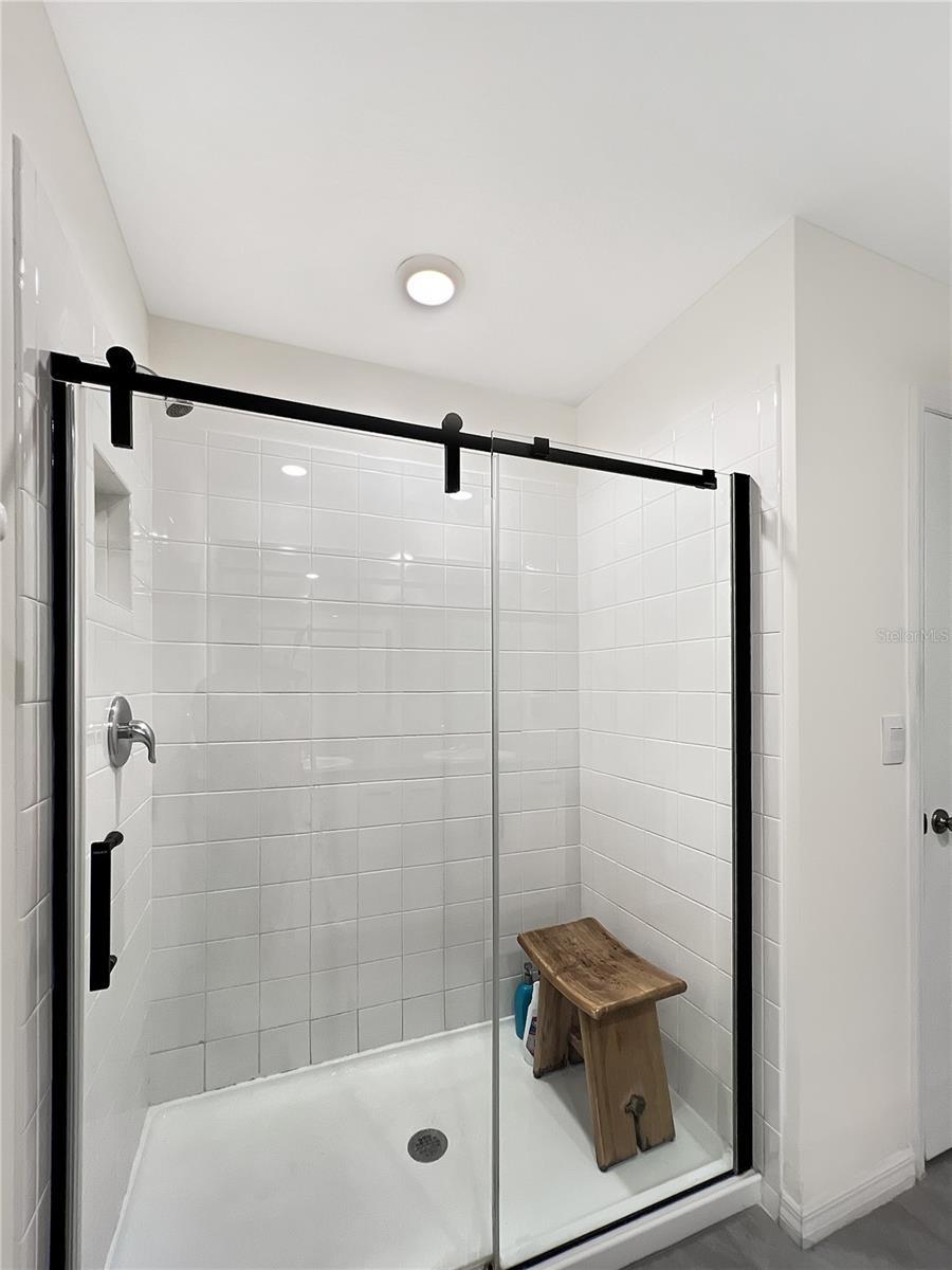 Image 17 of 28 For 5563 43rd Court