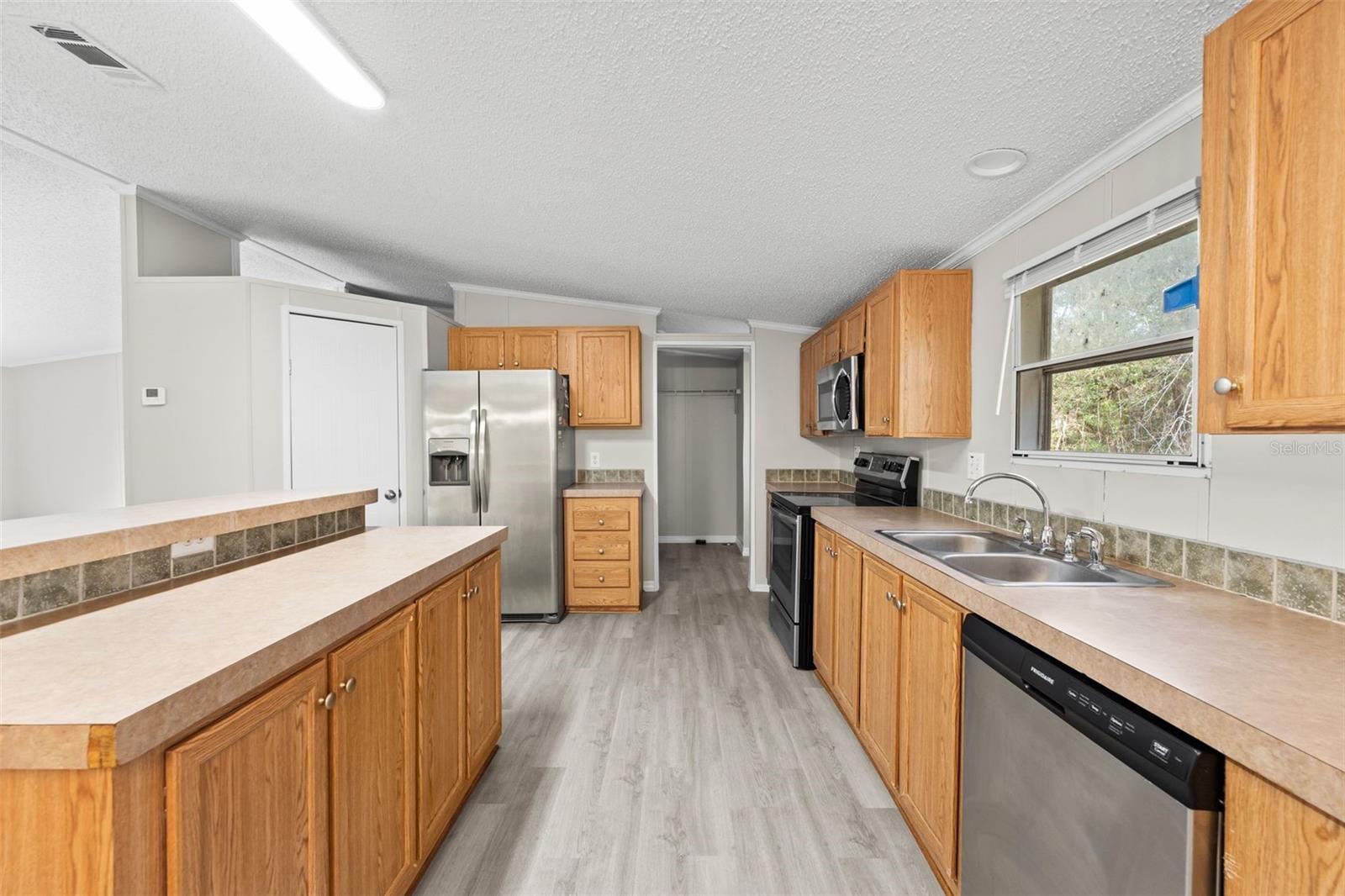 Image 12 of 41 For 11919 23rd Drive