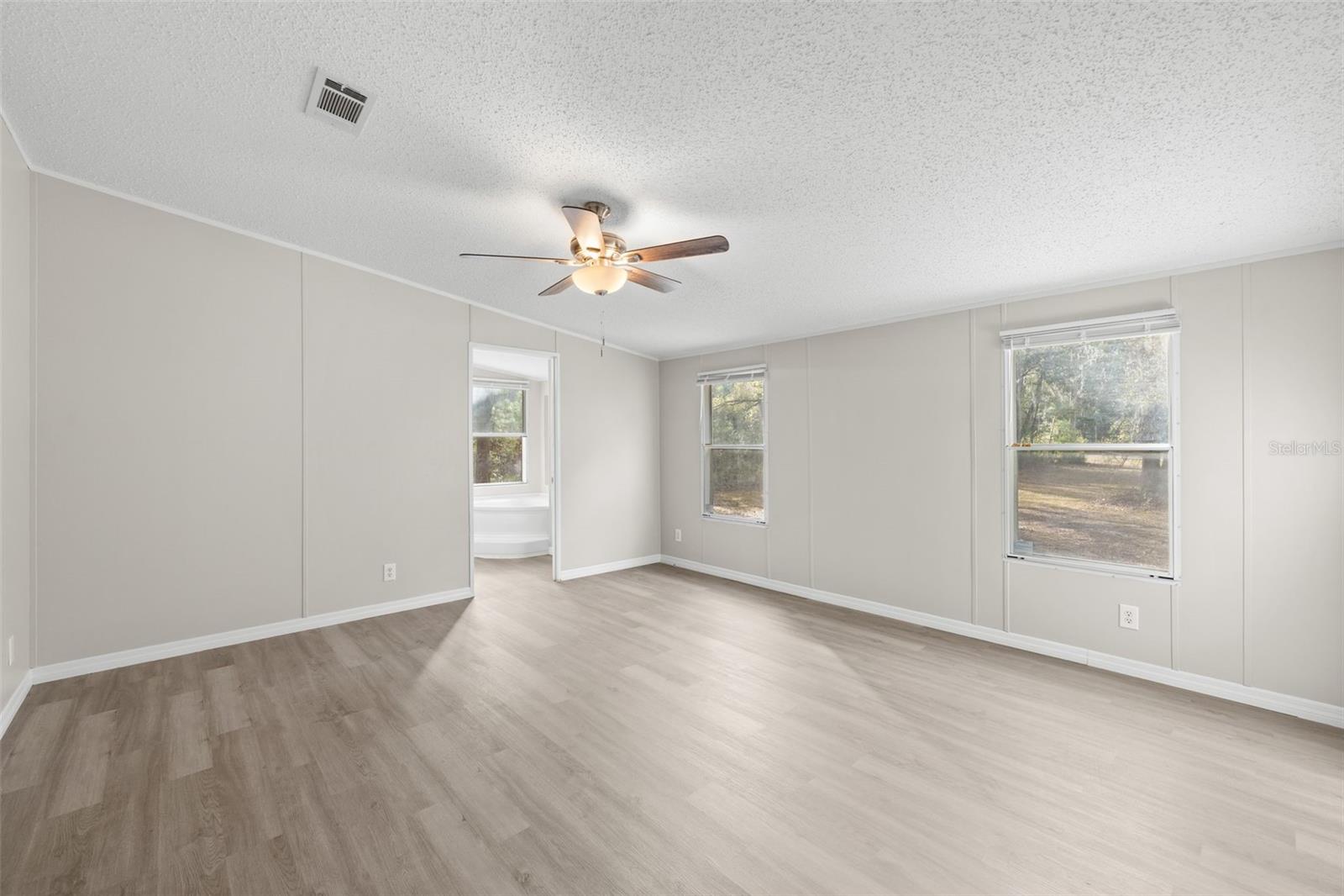 Image 20 of 41 For 11919 23rd Drive