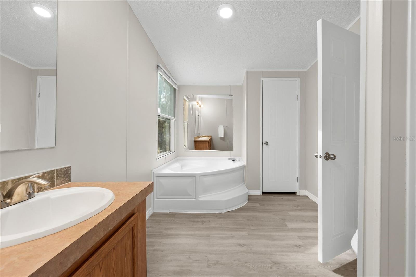 Image 22 of 41 For 11919 23rd Drive