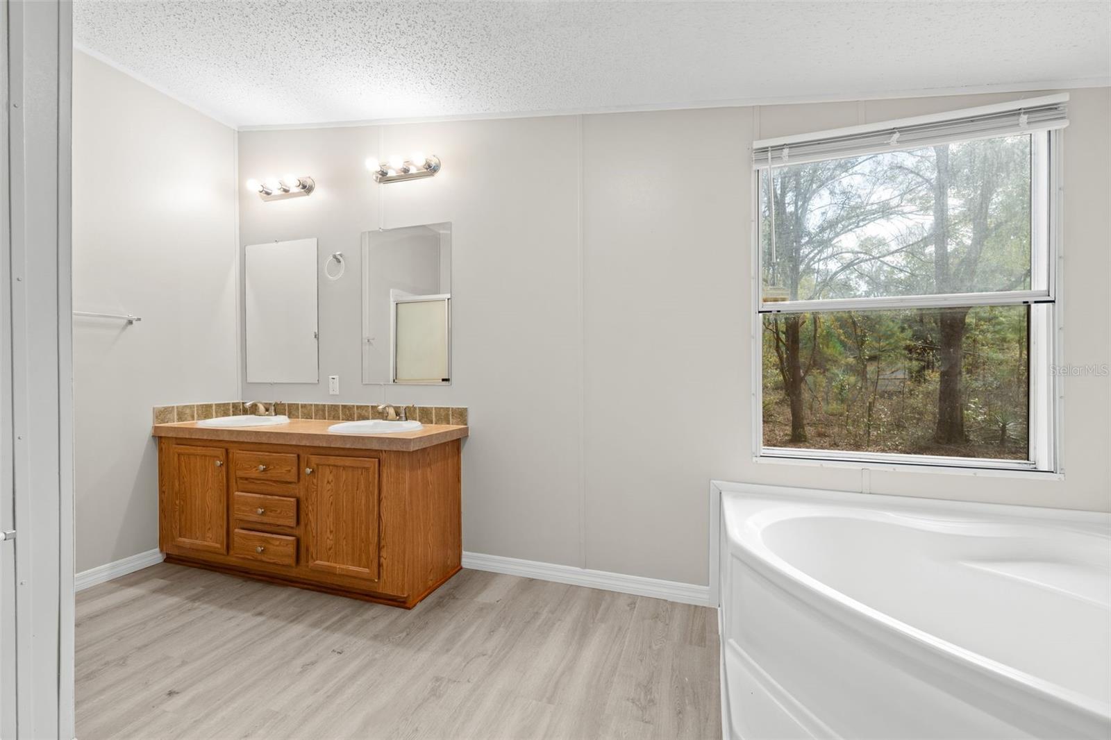 Image 23 of 41 For 11919 23rd Drive