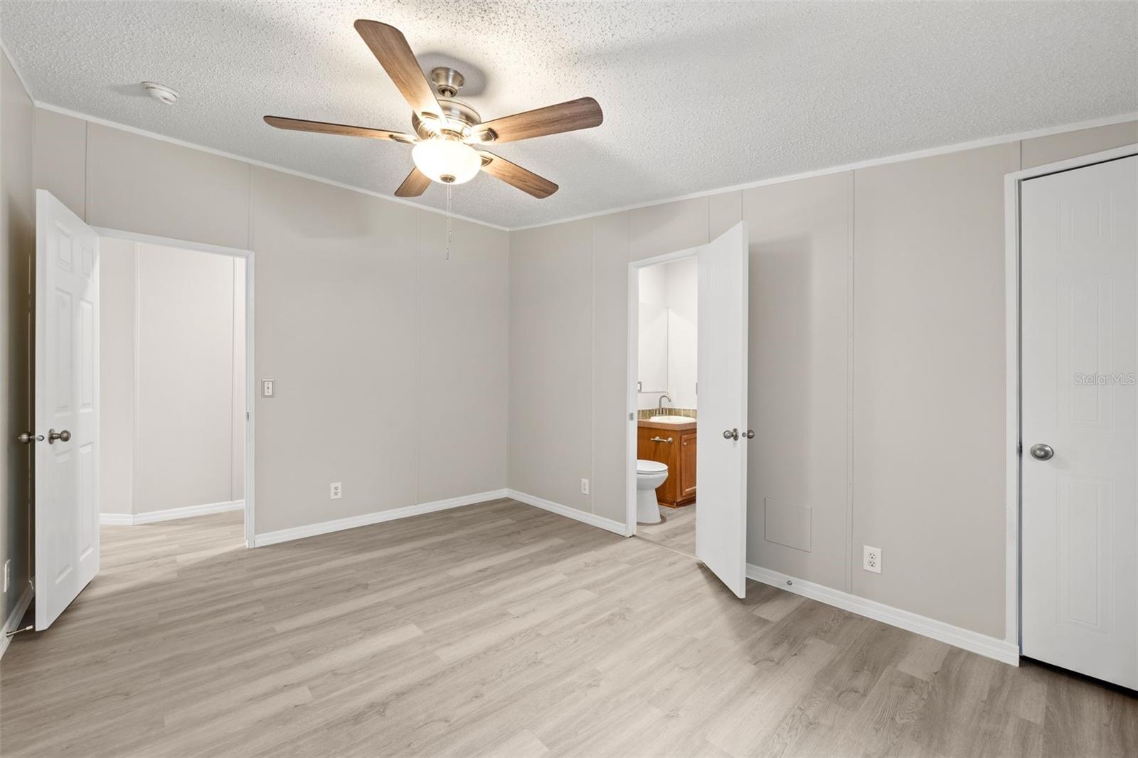 Image 26 of 41 For 11919 23rd Drive