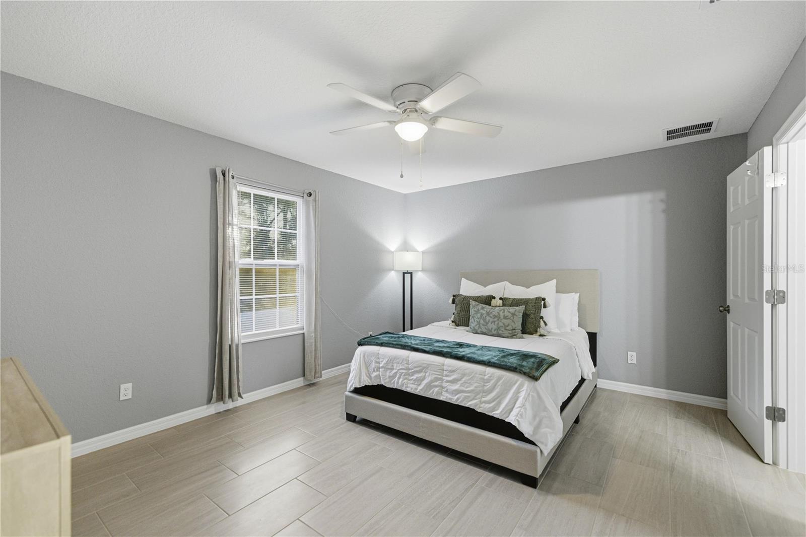 Image 13 of 28 For 14106 43rd Terrace