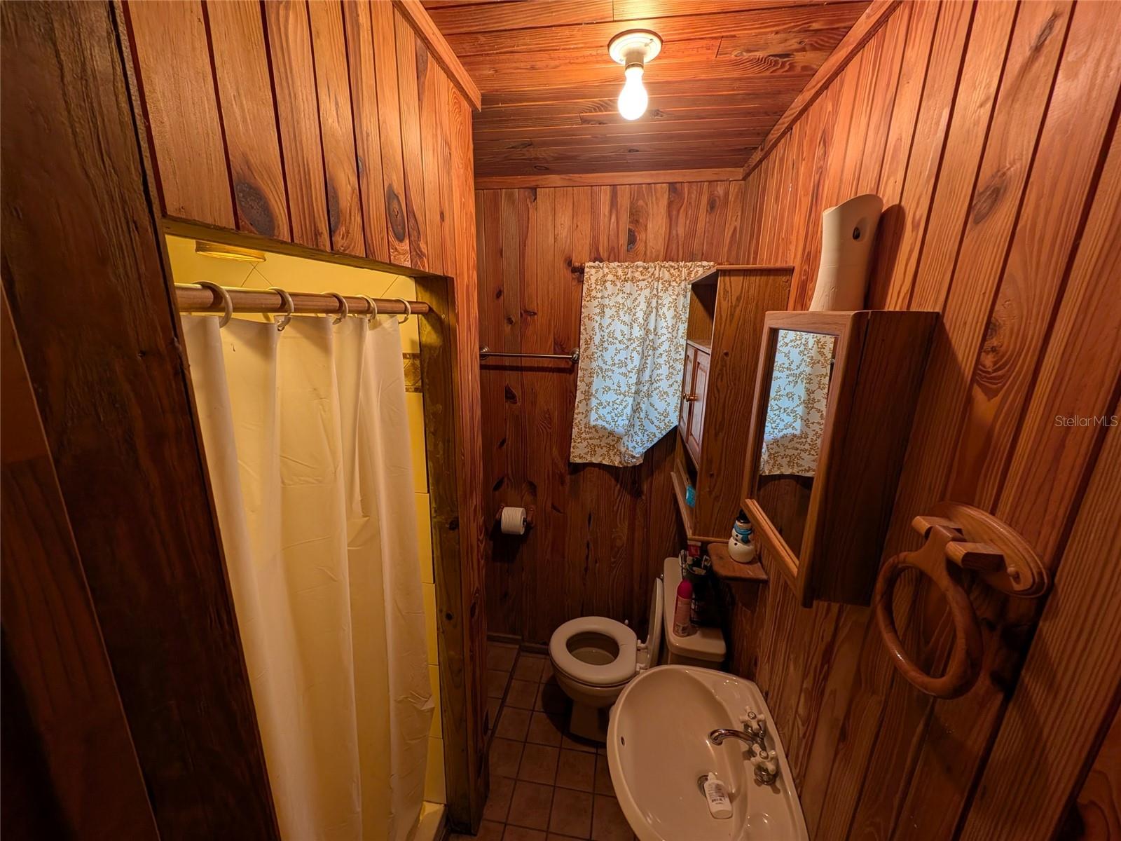 Image 17 of 30 For 13668 226th Avenue Road