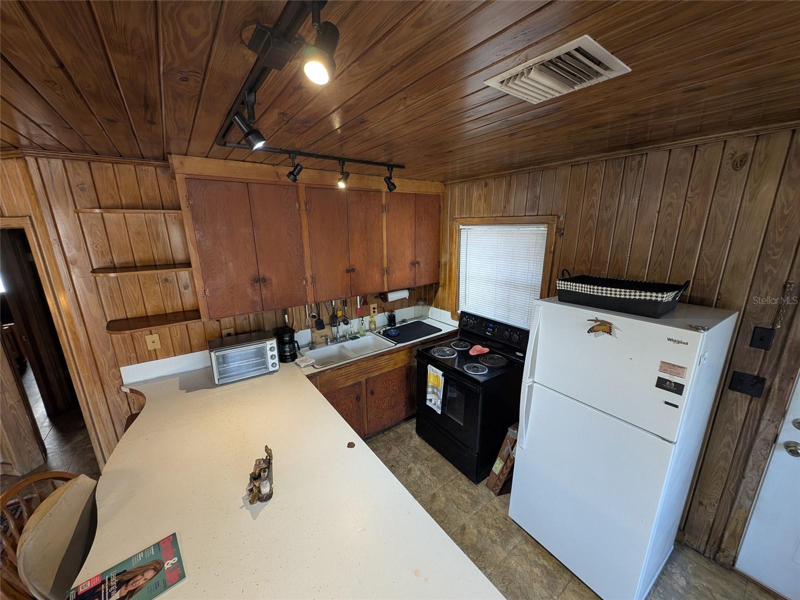 Image 9 of 30 For 13668 226th Avenue Road