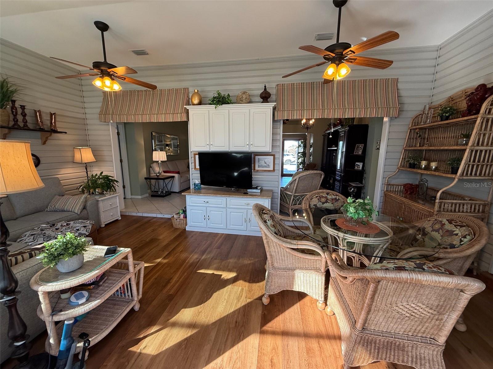 Image 14 of 35 For 725 Palma Drive