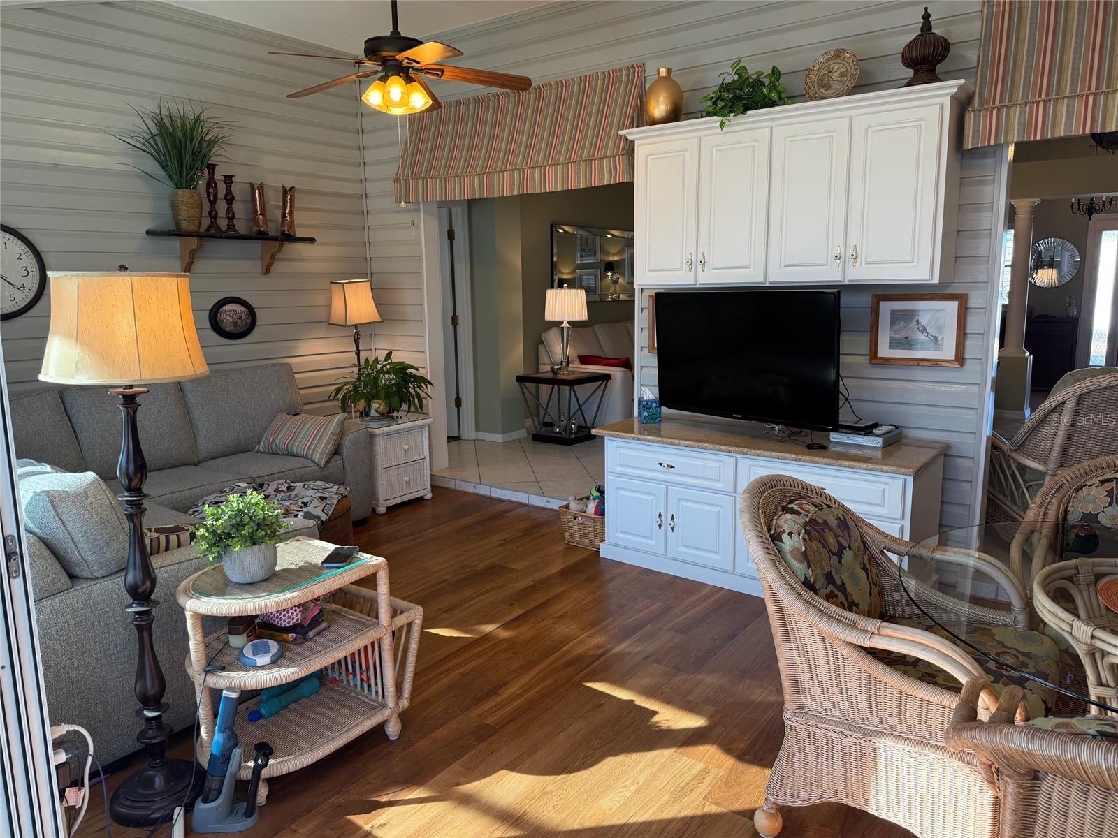 Image 15 of 35 For 725 Palma Drive