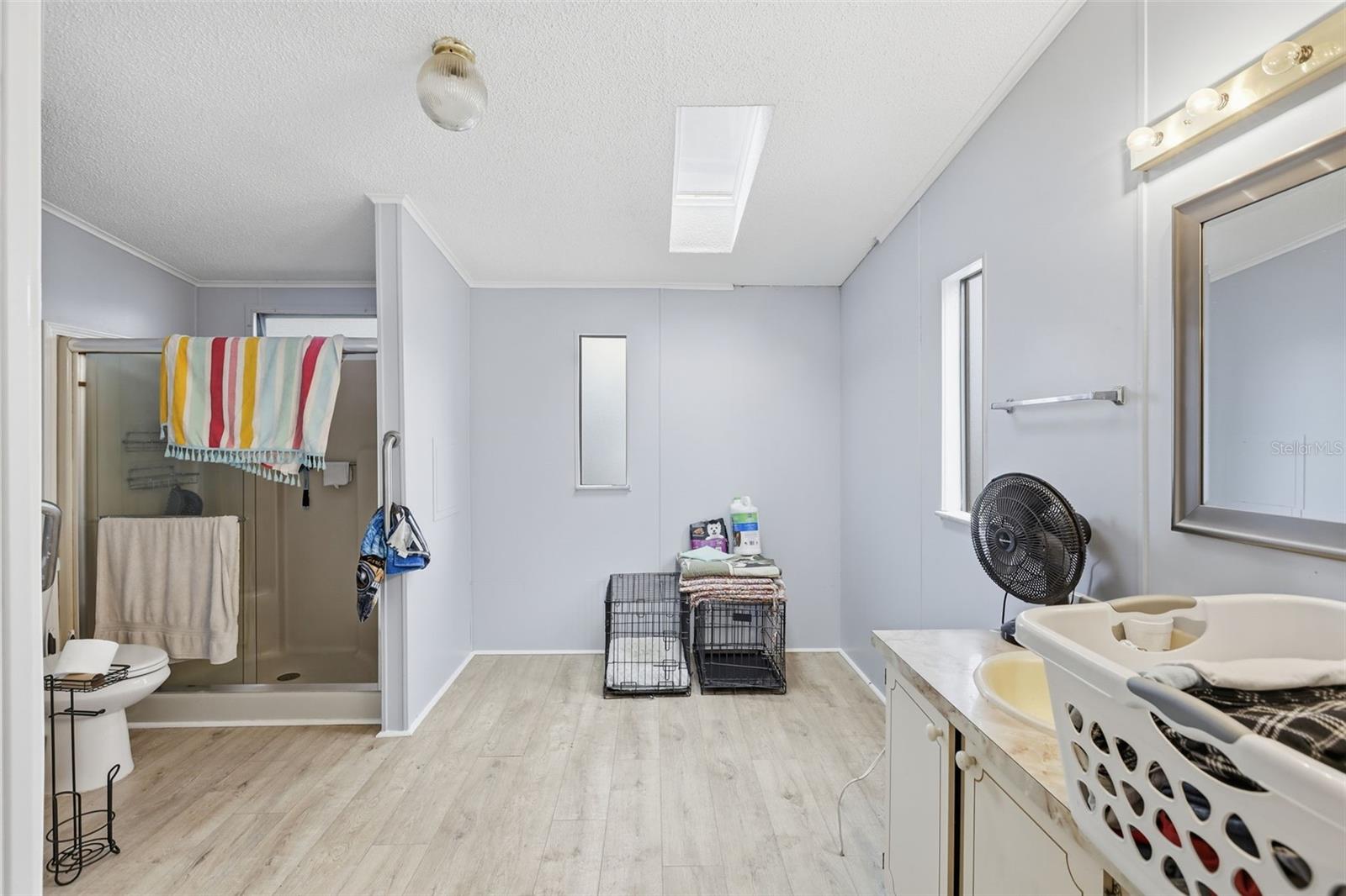 Image 16 of 40 For 5737 Murphy Court