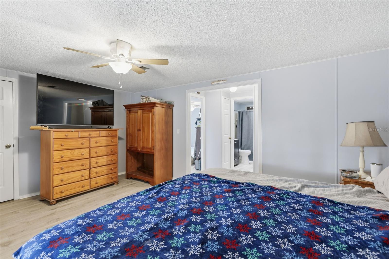 Image 19 of 40 For 5737 Murphy Court