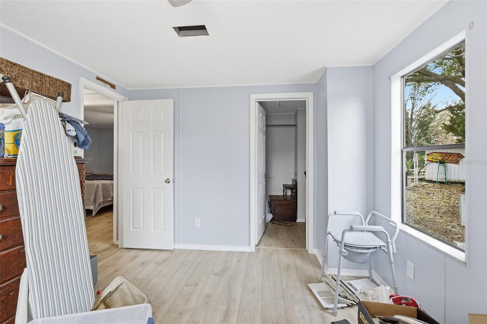 Image 24 of 40 For 5737 Murphy Court