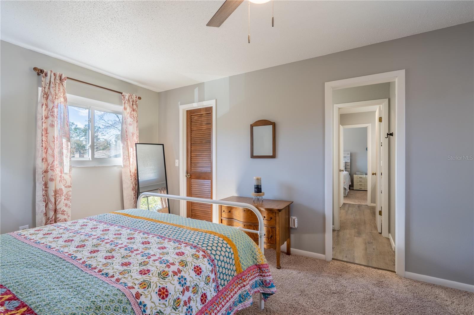 Image 18 of 33 For 3850 17th Street Circle