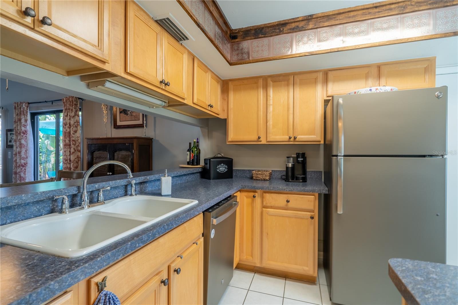 Image 5 of 33 For 3850 17th Street Circle