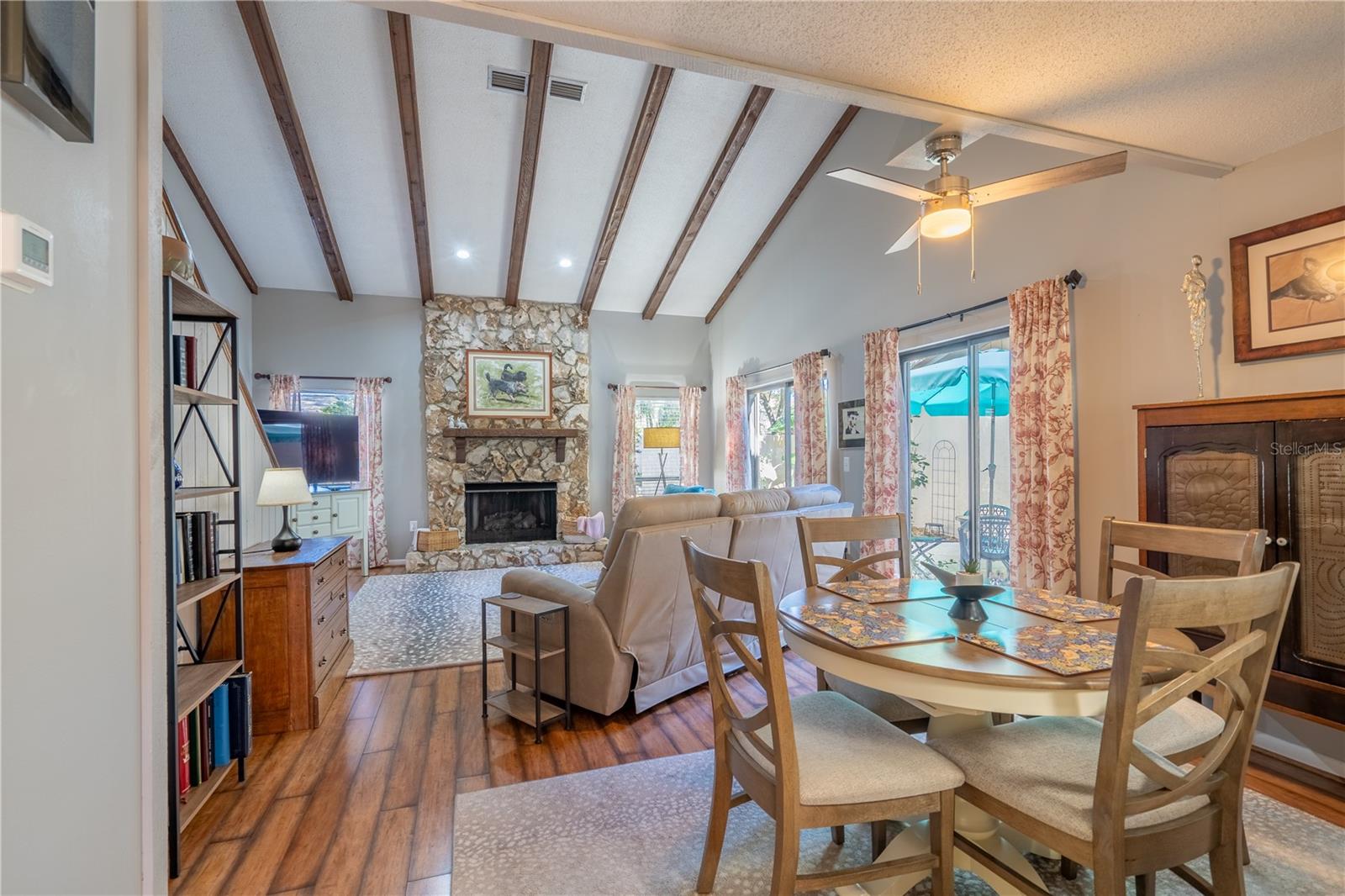 Image 8 of 33 For 3850 17th Street Circle