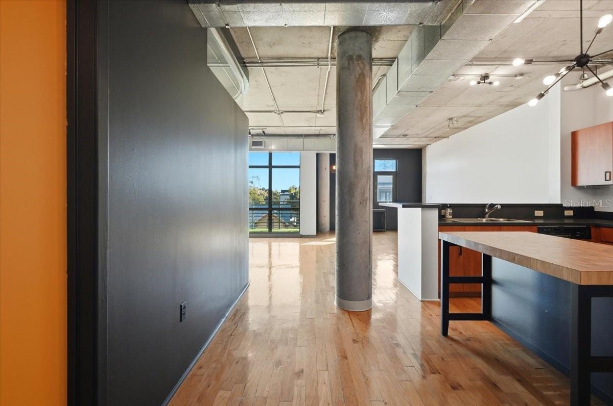 Image 11 of 40 For 10 Summerlin Avenue 7