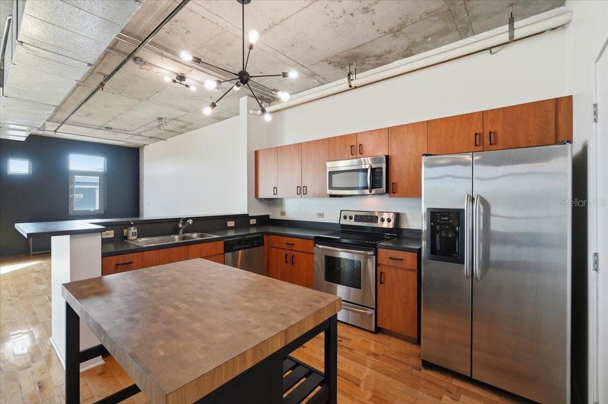 Image 13 of 40 For 10 Summerlin Avenue 7