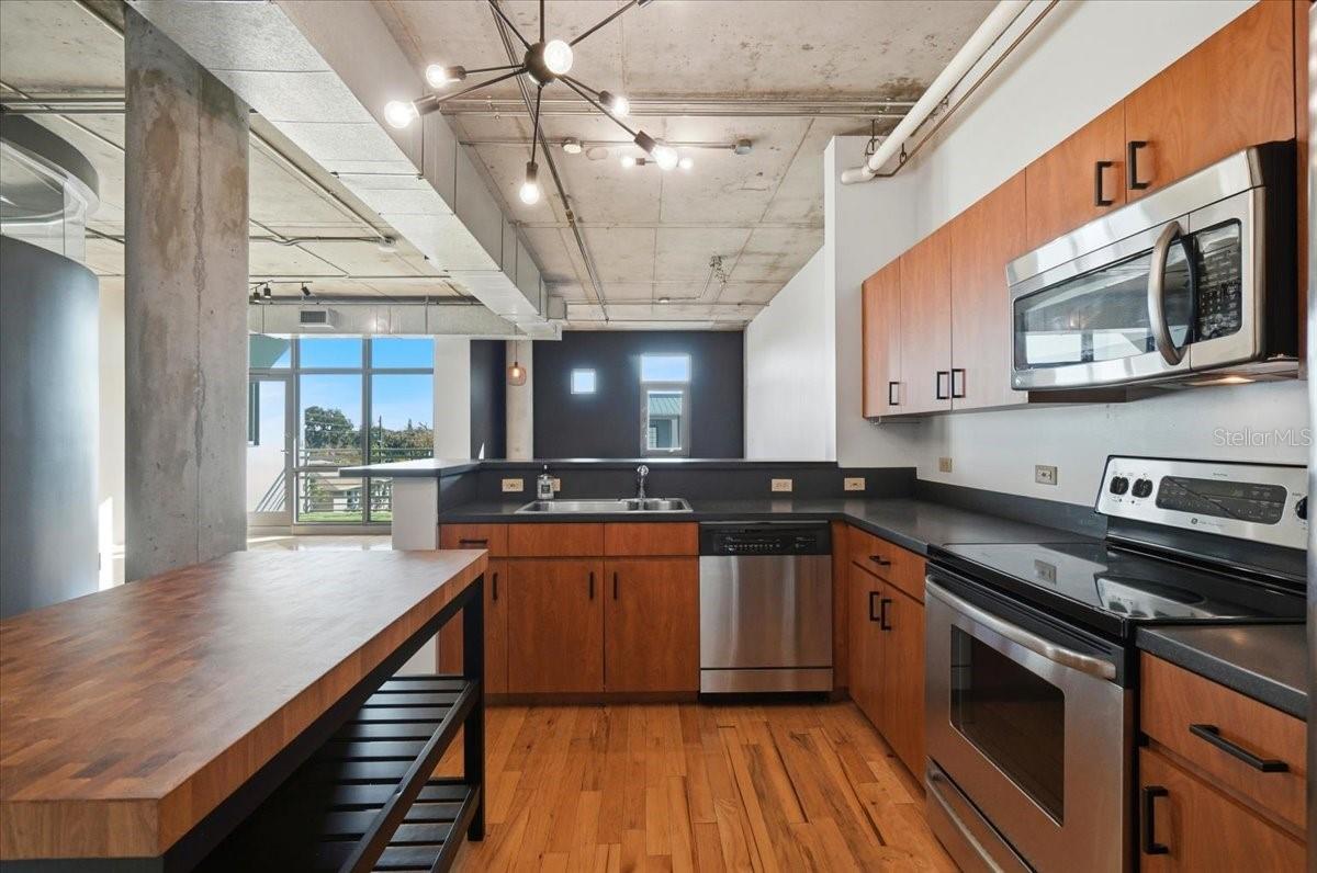 Image 14 of 40 For 10 Summerlin Avenue 7