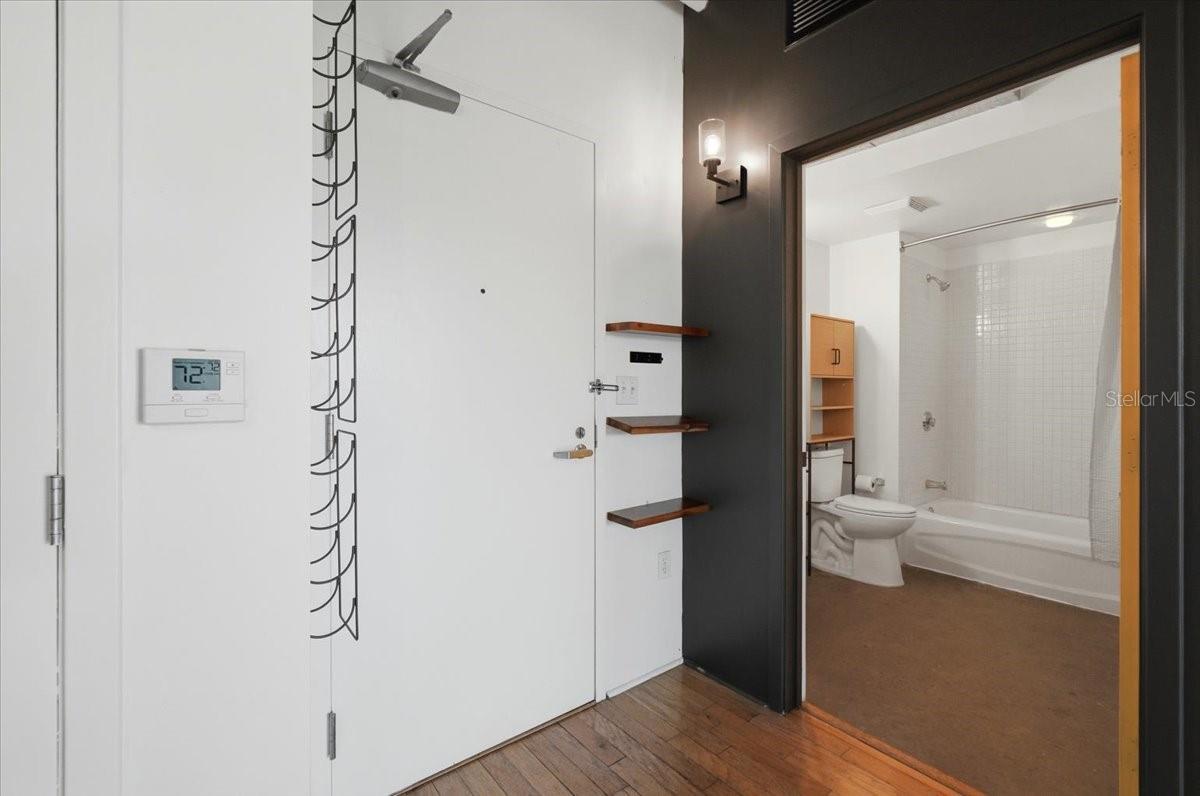 Image 22 of 40 For 10 Summerlin Avenue 7