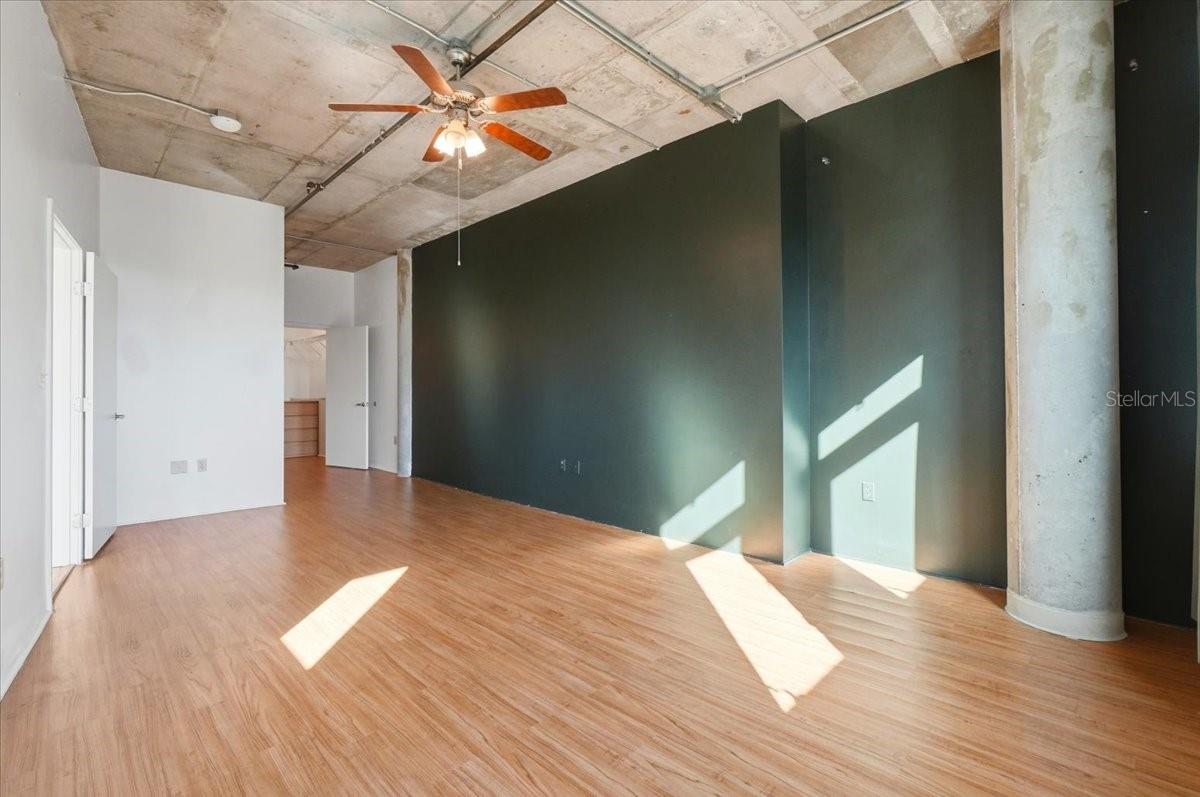 Image 26 of 40 For 10 Summerlin Avenue 7