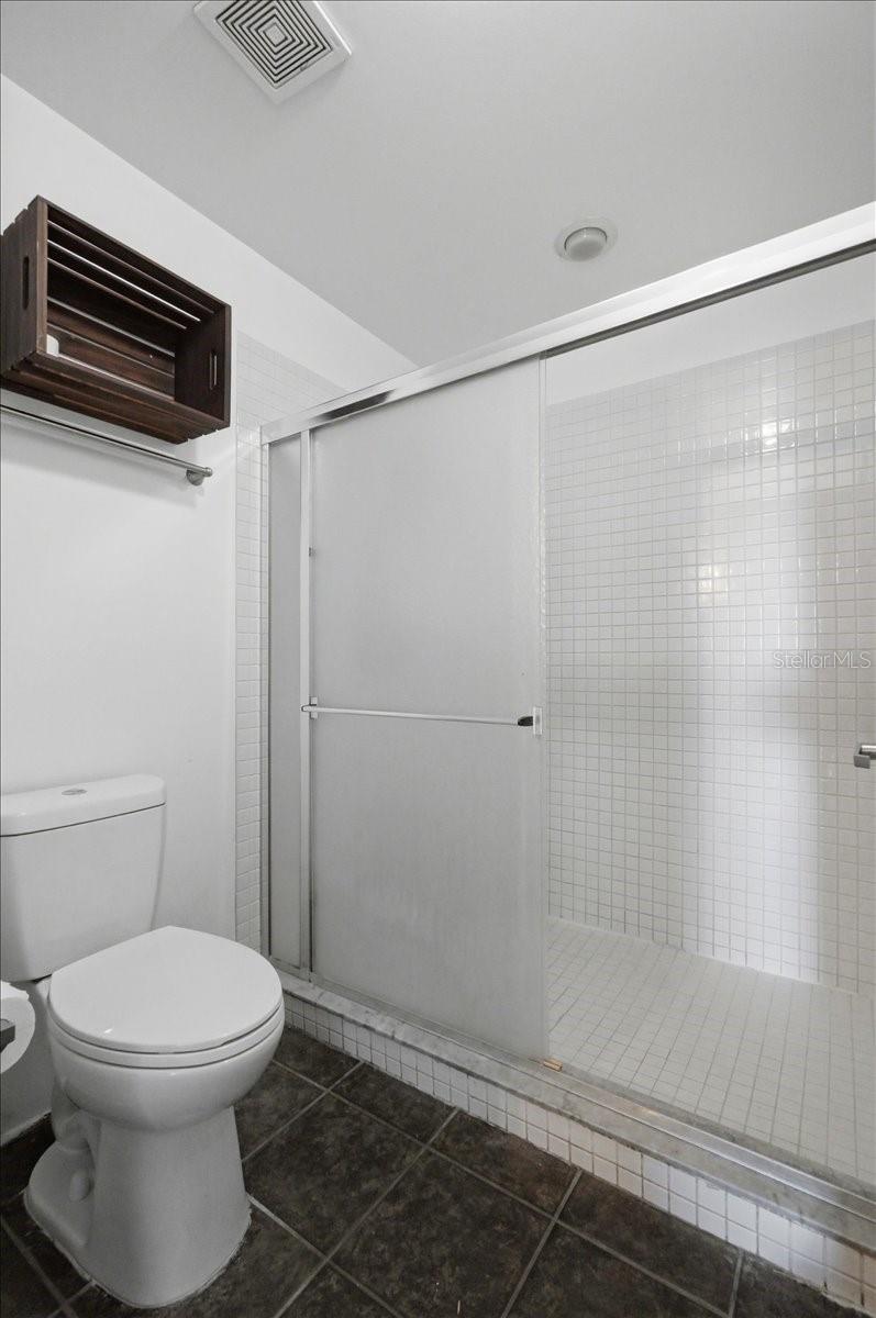 Image 30 of 40 For 10 Summerlin Avenue 7