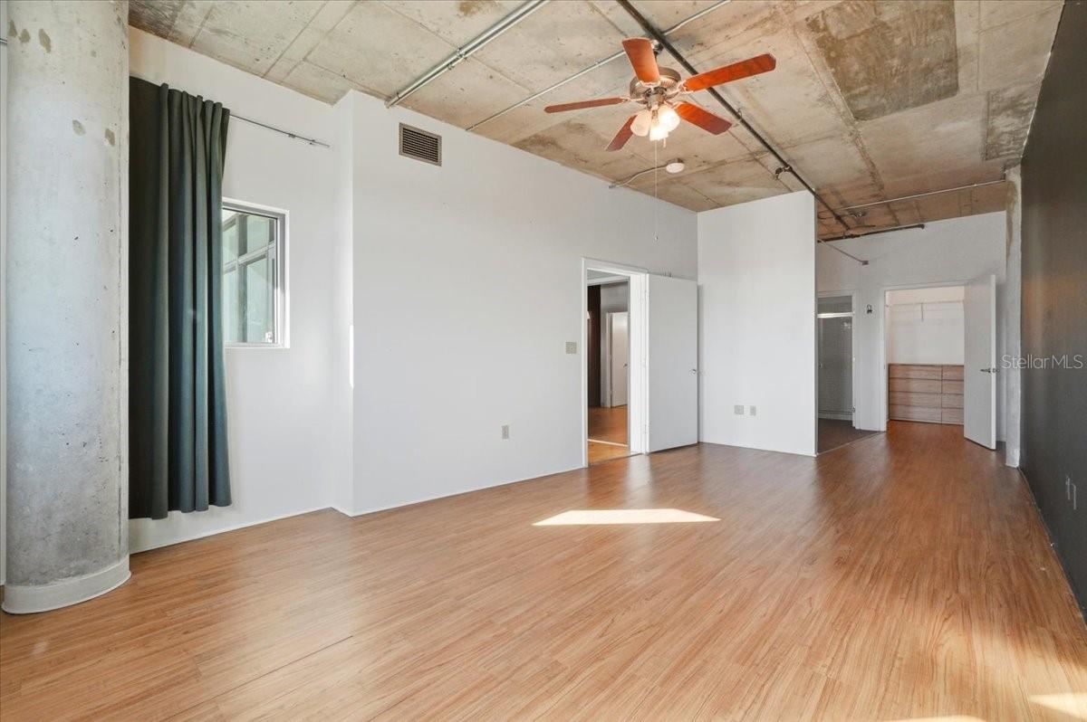 Image 31 of 40 For 10 Summerlin Avenue 7