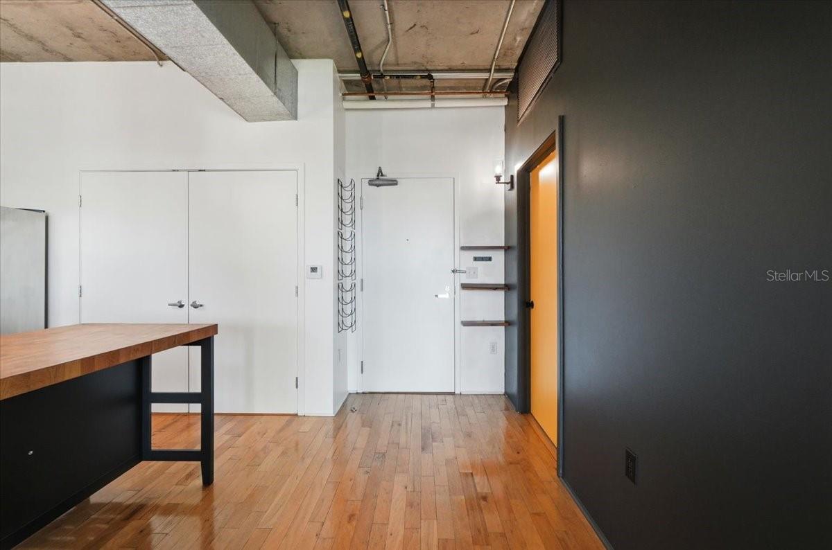 Image 34 of 40 For 10 Summerlin Avenue 7