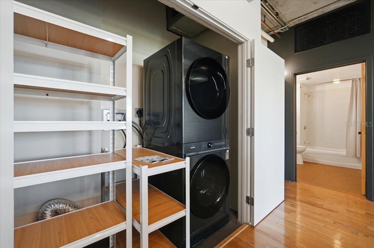 Image 35 of 40 For 10 Summerlin Avenue 7