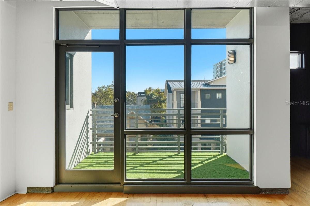 Image 36 of 40 For 10 Summerlin Avenue 7