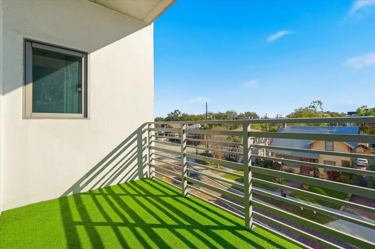 Image 38 of 40 For 10 Summerlin Avenue 7