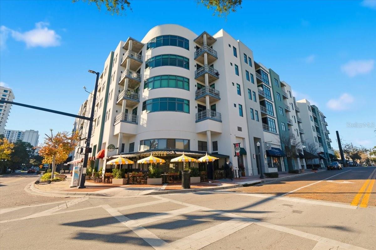 Image 4 of 40 For 10 Summerlin Avenue 7