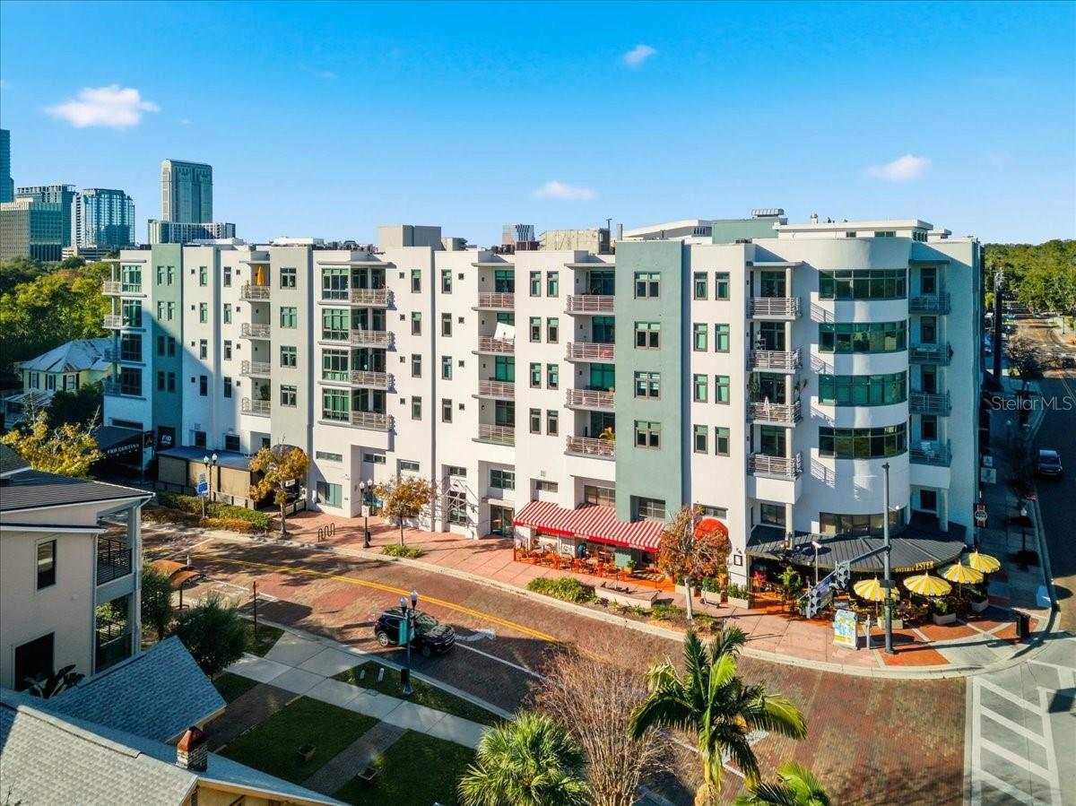 Image 6 of 40 For 10 Summerlin Avenue 7