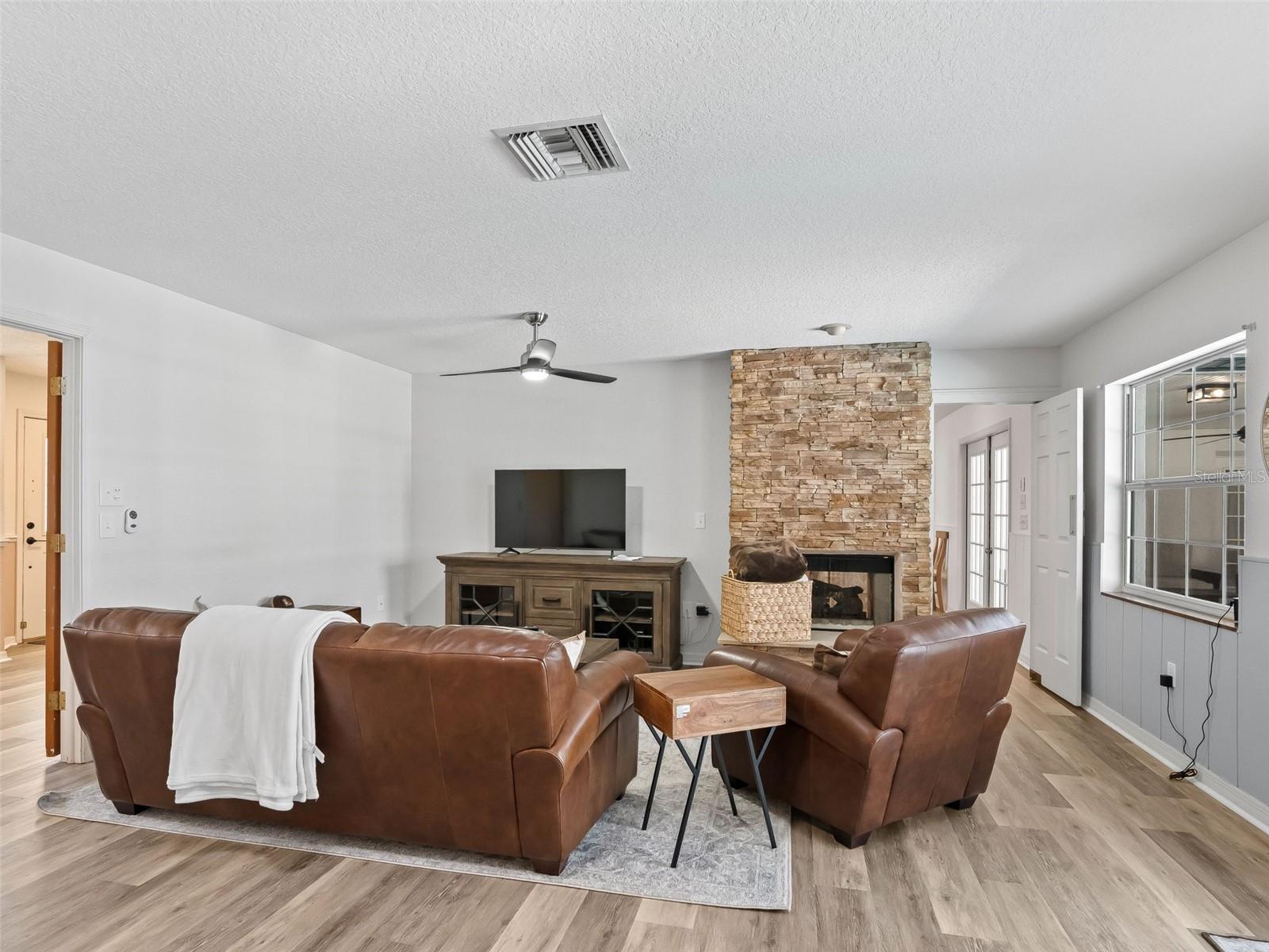 Image 10 of 40 For 8916 8th Street