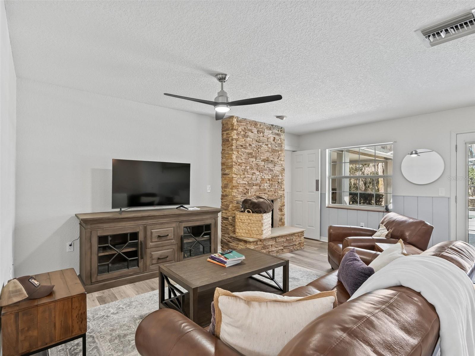 Image 9 of 40 For 8916 8th Street