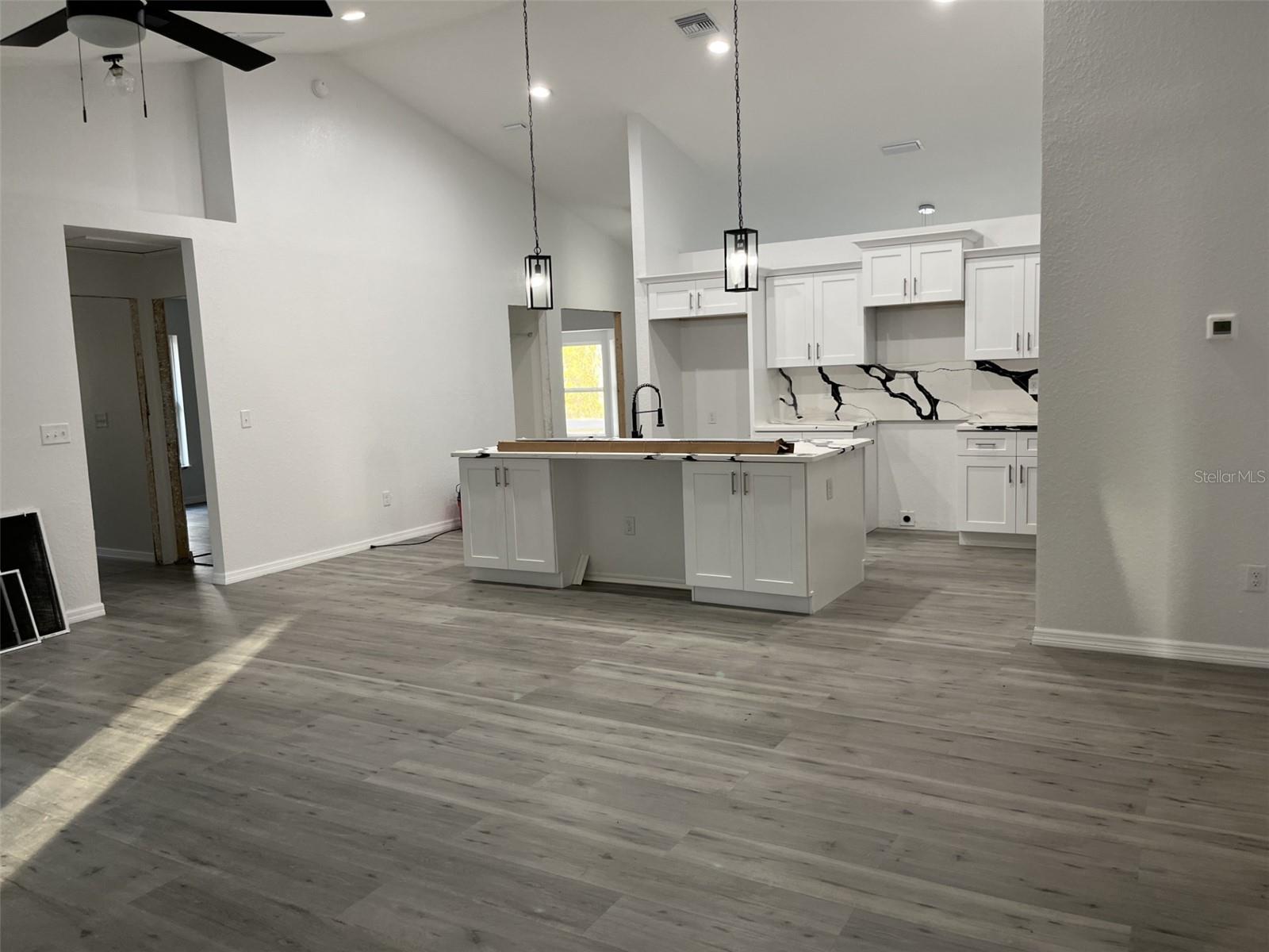 Image 4 of 22 For 6 Locust Terrace Trace