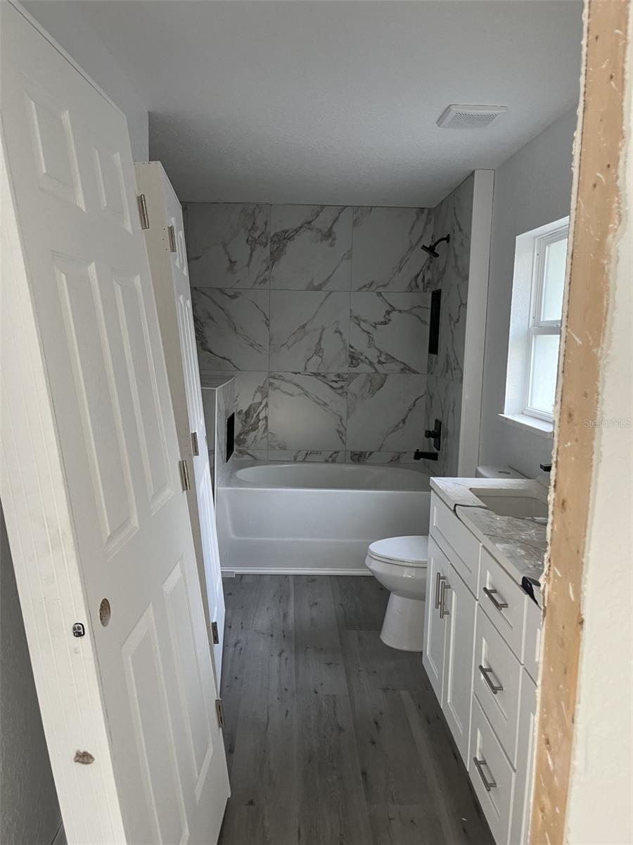 Image 5 of 22 For 6 Locust Terrace Trace