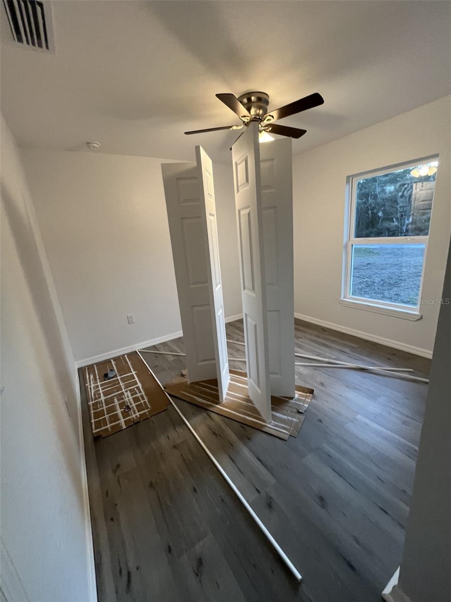 Image 11 of 52 For 35 Sequoia Trail