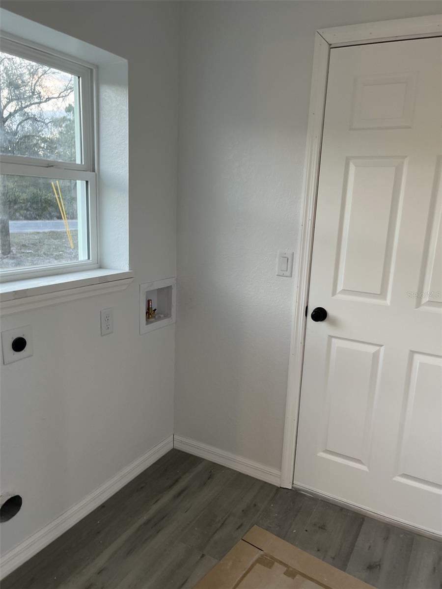 Image 33 of 52 For 35 Sequoia Trail